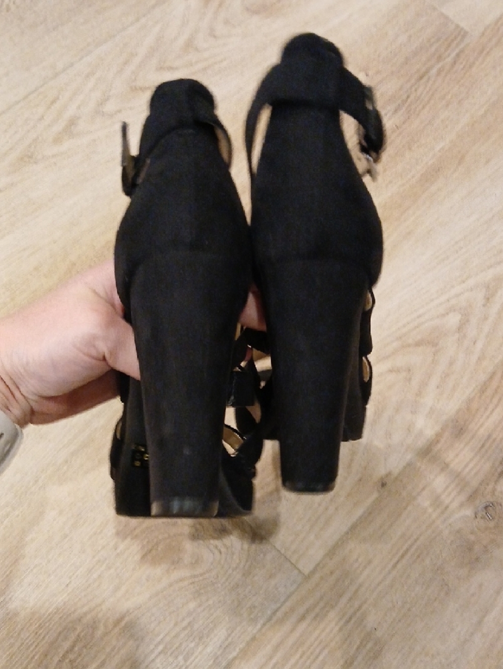 Chinese Laundry Black Suede Multi-Strap Block Heels 8.5 - Picture 4 of 7